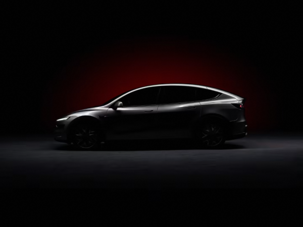 金策略 特斯拉官宣 Model Y L 秋季见，新车“工信部证件照”首度公开